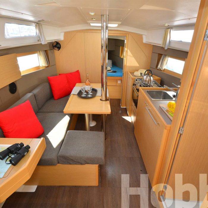 Hobbit | Oceanis 35 photo 20