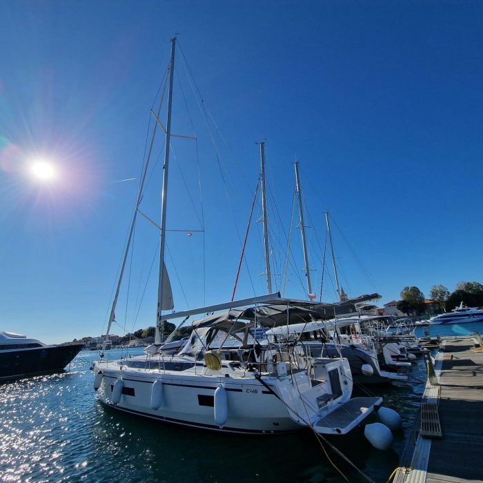 Eileen | Bavaria C46 photo 6