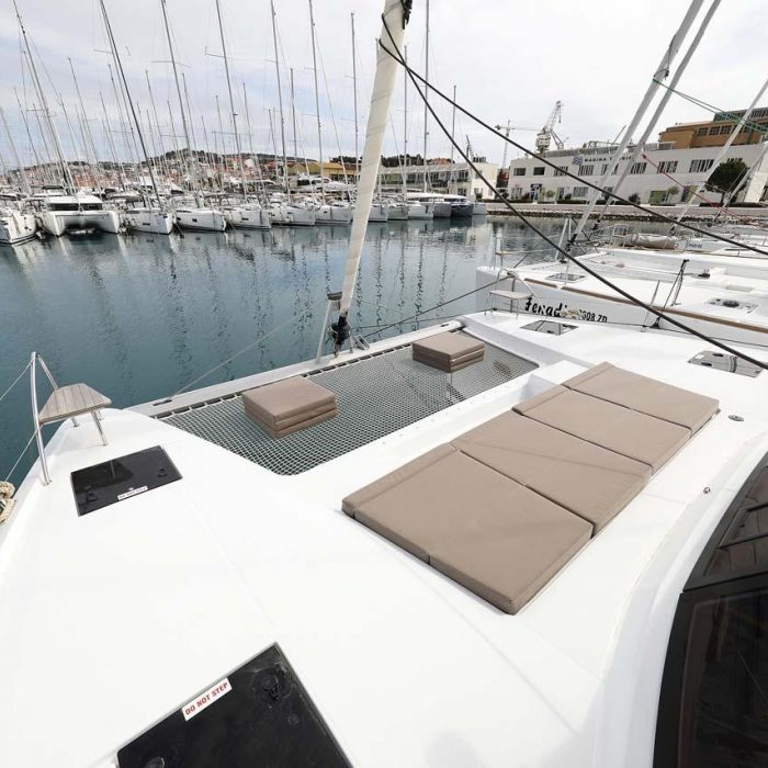 La Mula | Fountaine Pajot Astrea 42 photo 5