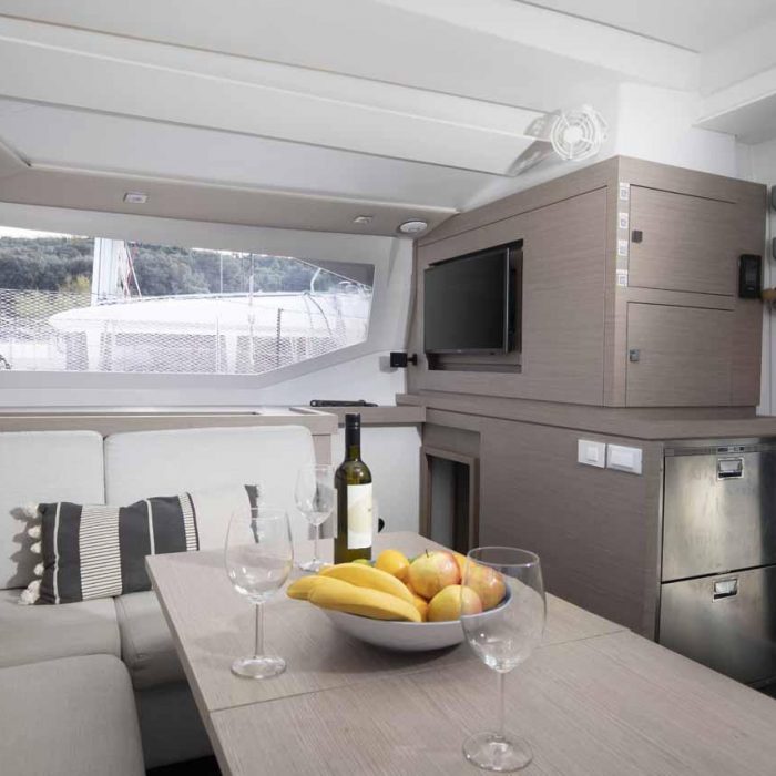 Follow the Sun | Fountaine Pajot Astrea 42 photo 14