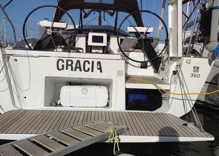 Gracia | Dufour 360 photo 16