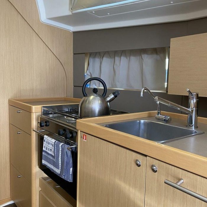 Solar | Oceanis 38 photo 6