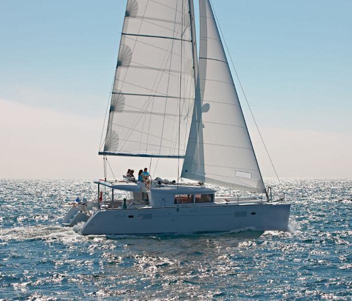 Caliente | Lagoon 450 Fly photo 2