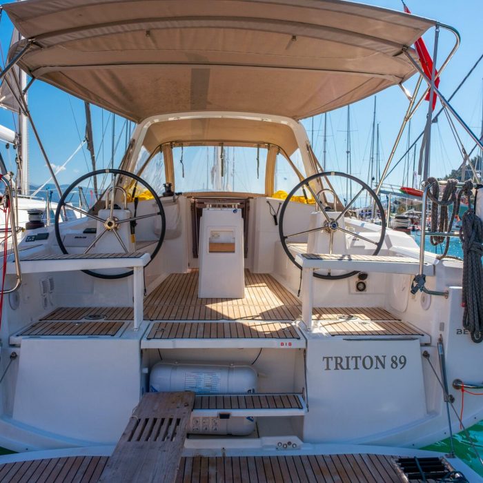 TRITON 89 | Oceanis 38.1 photo 16