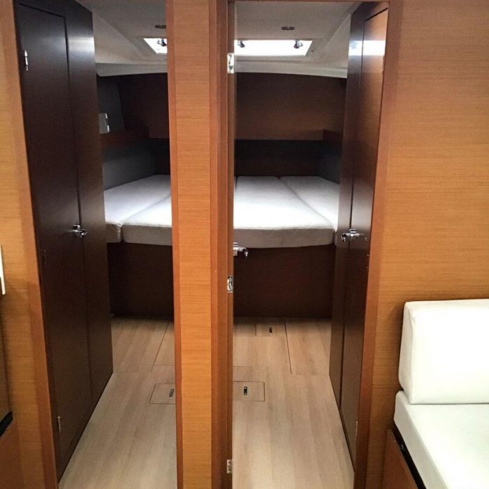 Helia (A/C, Gen. 10kVA, Electric Winch NEW 2022) | Sun Odyssey 490 photo 14