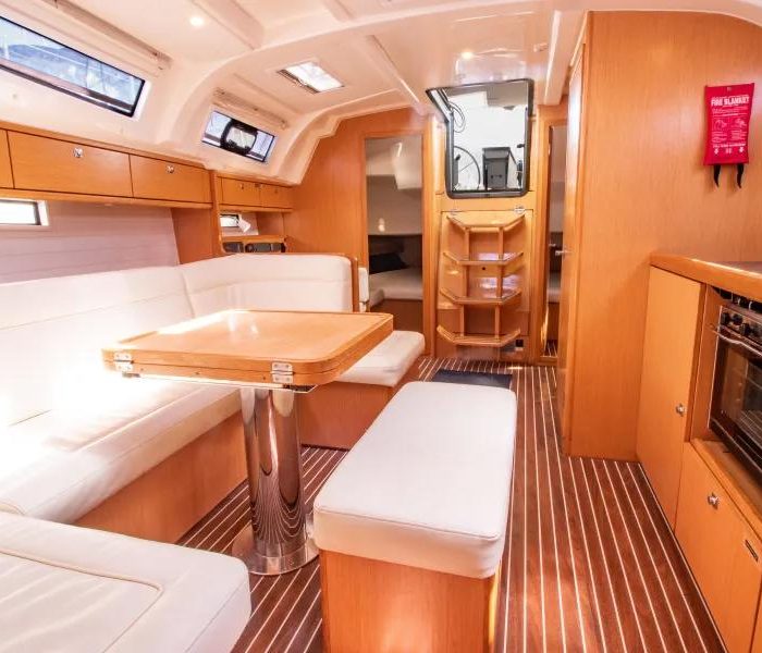 Thunderbird 1 | Bavaria 41 photo 3