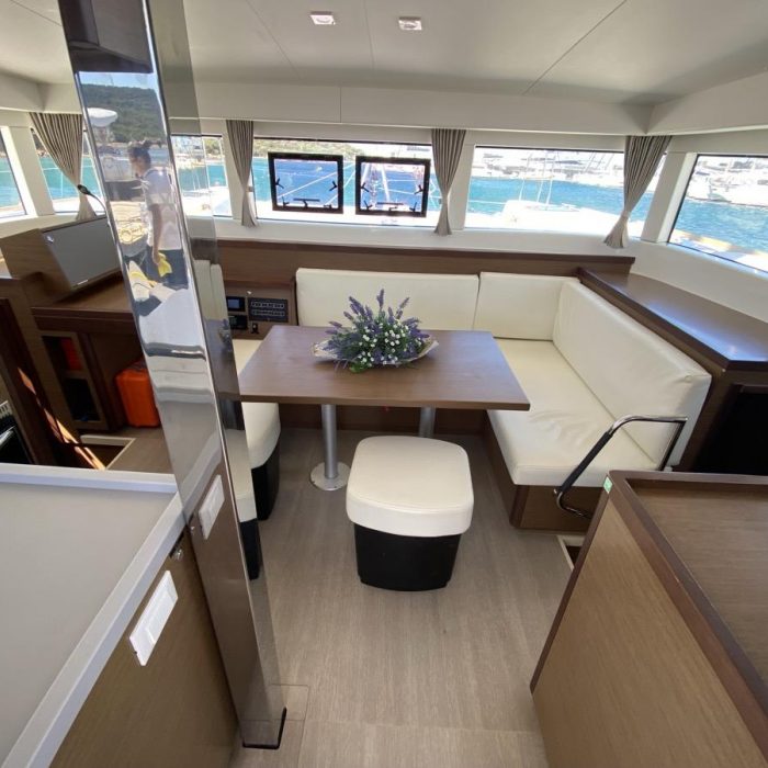 Aquila (WM, Inverter) | Lagoon 40 photo 13