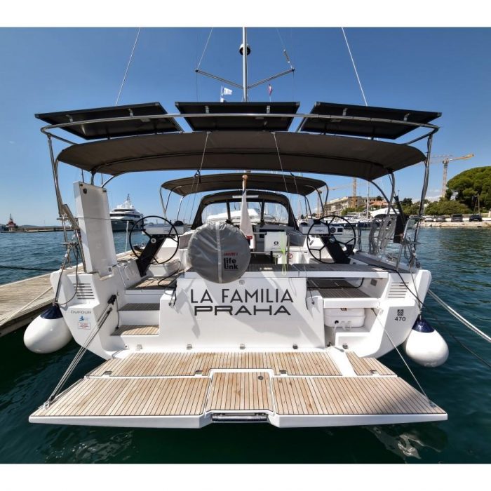 La Familia | Dufour 470 photo 9