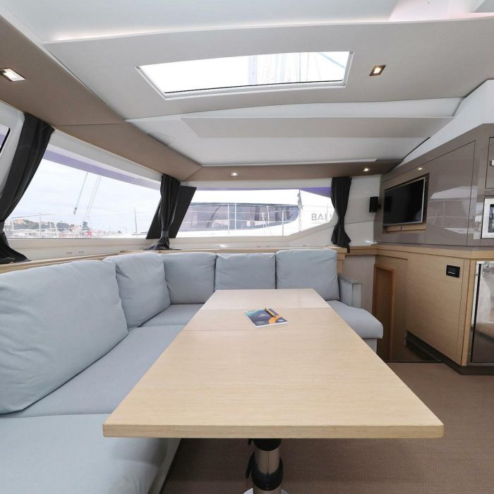 Martin V | Fountaine Pajot Saona 47 Quintet photo 10