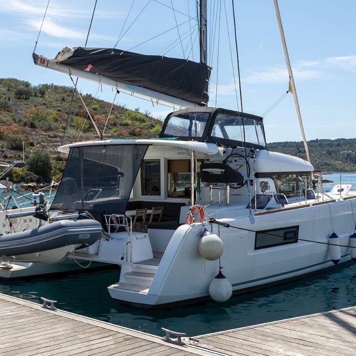 BYE BYE 2020 (air condition, generator) | Lagoon 40 photo 3
