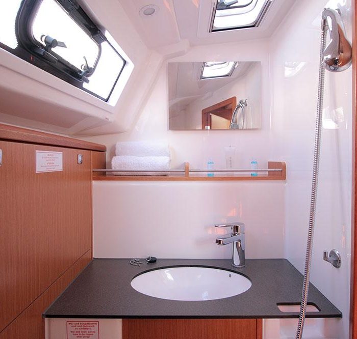 Black Pearl | Bavaria Cruiser 37 photo 12 Black Pearl | Bavaria Cruiser 37 photo 12