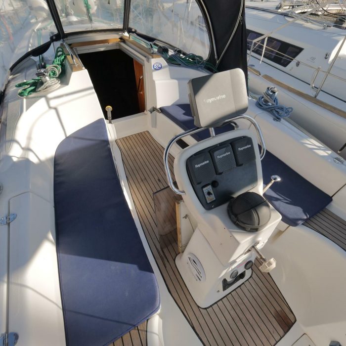 Altair | Bavaria 36 photo 8