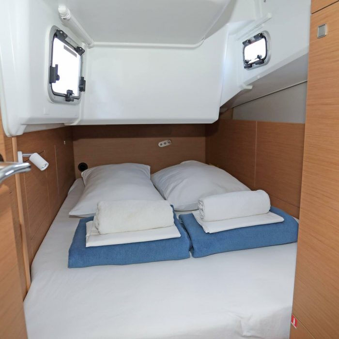 Nuria | Sun Odyssey 415 photo 10