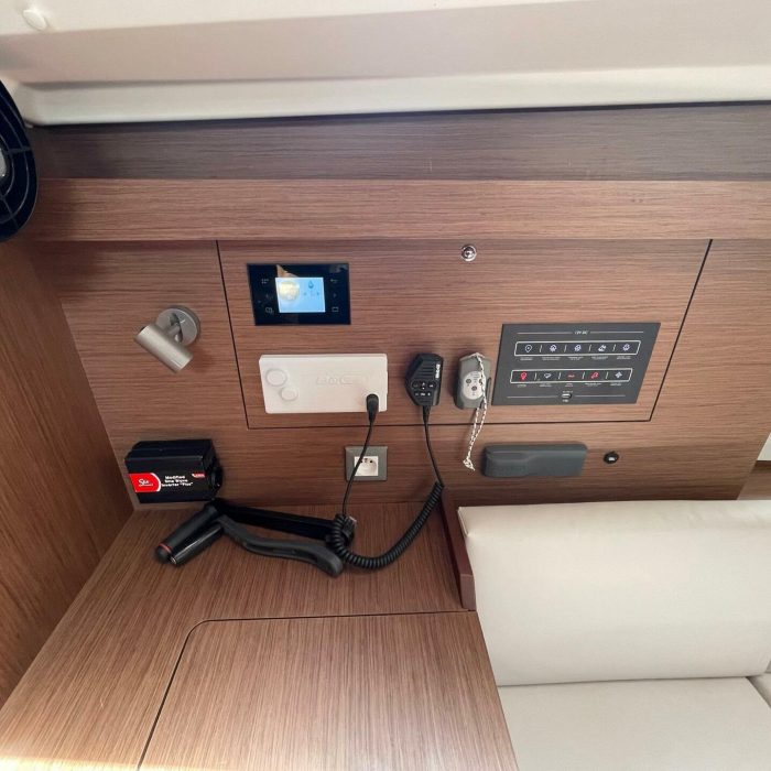 Lol | Oceanis 40.1 photo 9
