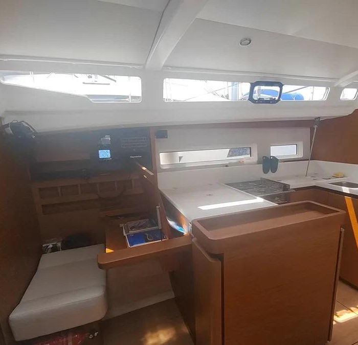 Greta | Sun Odyssey 440 photo 10