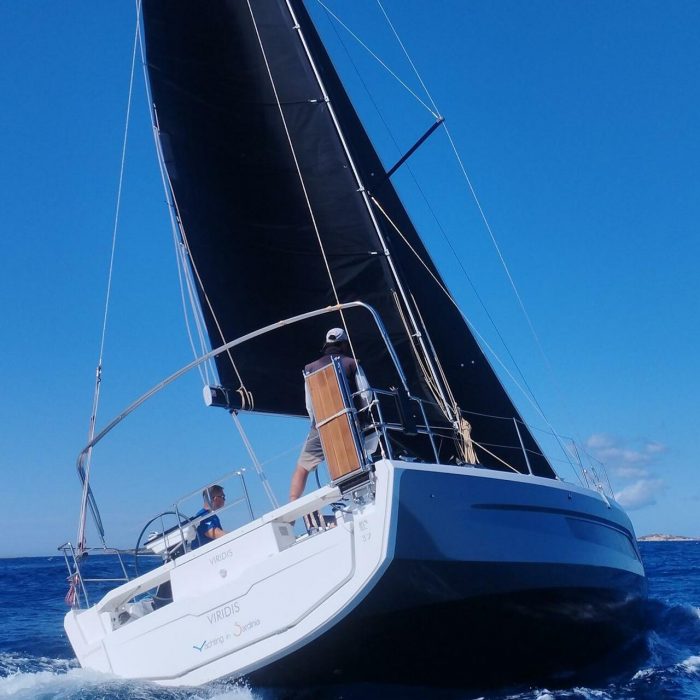 Viridis | Dufour 37 photo 2