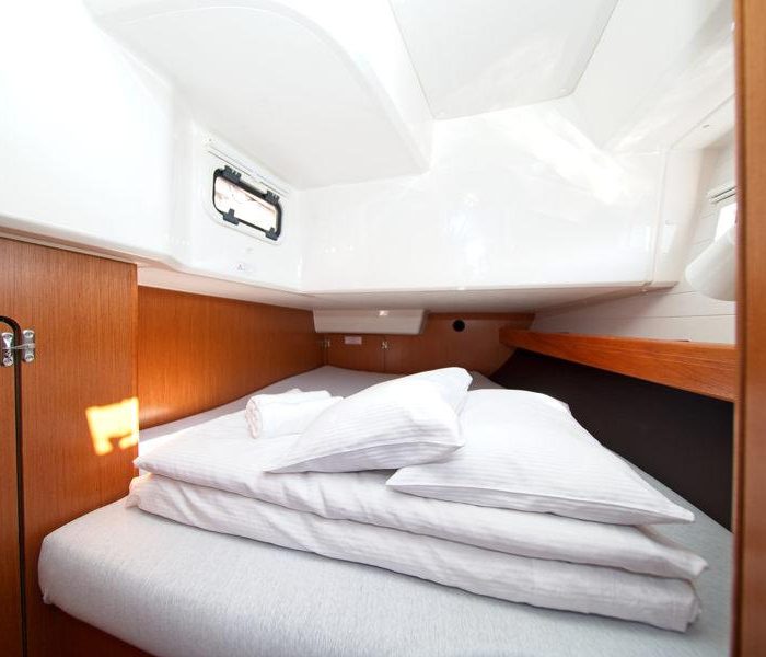 MH 66 | Bavaria Cruiser 41 photo 14