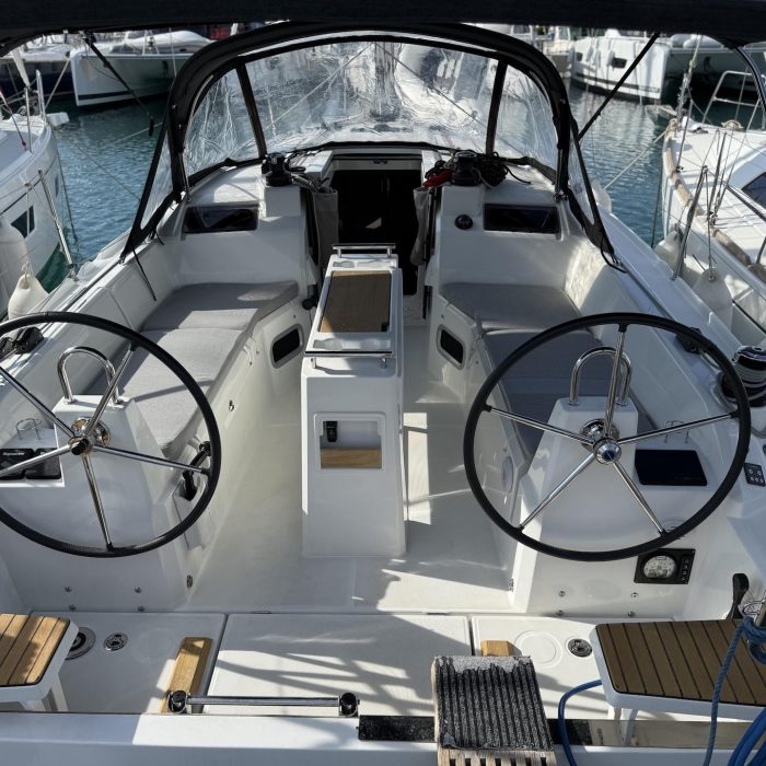 Clara | Oceanis 34.1 photo 2