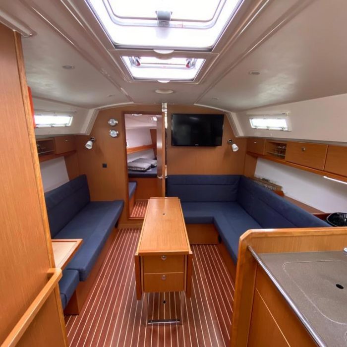 Bluesbreaker | Bavaria Cruiser 36 photo 6