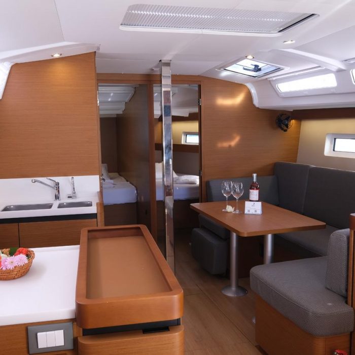 Roma | Sun Odyssey 440 photo 9