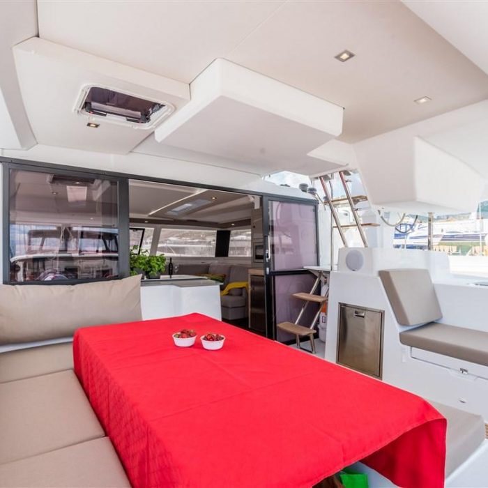 Sunny Wave | Fountaine Pajot Saona 47 Quintet photo 24