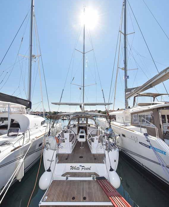 White Pearl | Bavaria Cruiser 37 photo 6