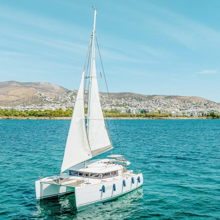 Christina S | Lagoon 400 S2 photo 6