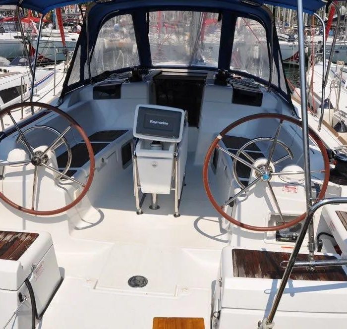 FourTwo | Sun Odyssey 409 photo 4