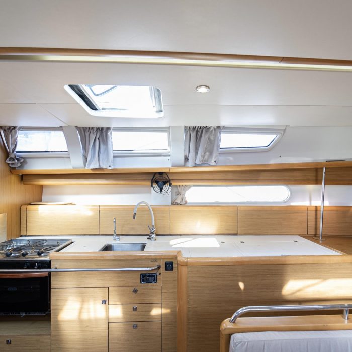 Beethoven ( with Bowthruster ,Solar Panels) photo 6