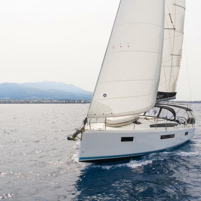 Henry Every | Sun Odyssey 410 photo 4 Henry Every | Sun Odyssey 410 photo 4