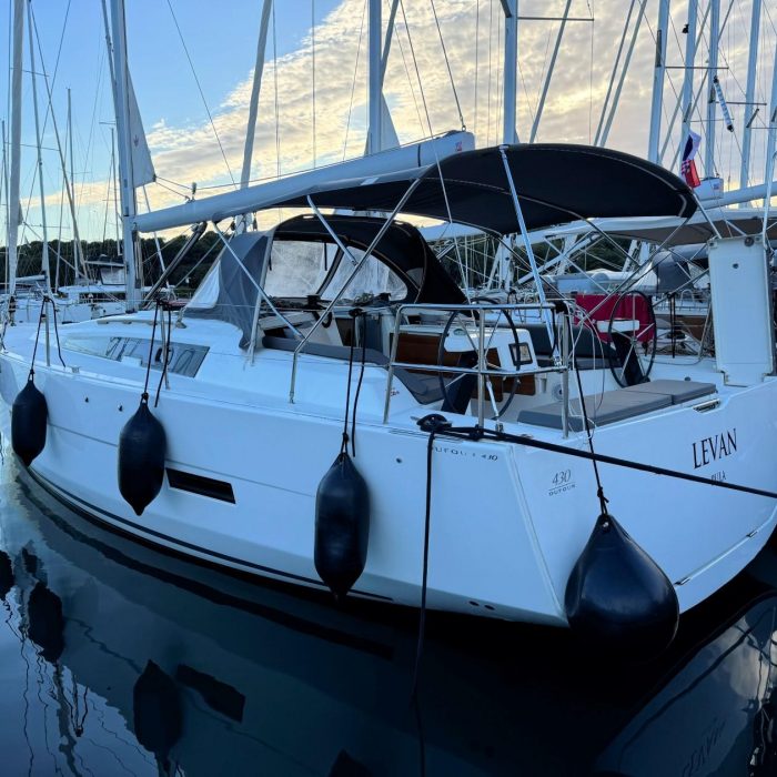 Levan | Dufour 430 photo 7