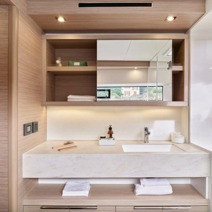 Premium | Lagoon 51 photo 10