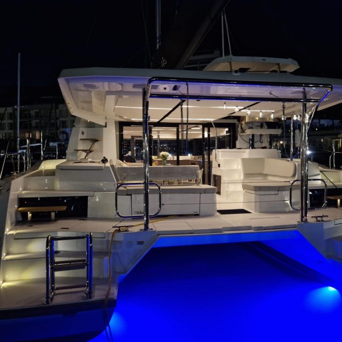 Blue Moon | Leopard 46 photo 3