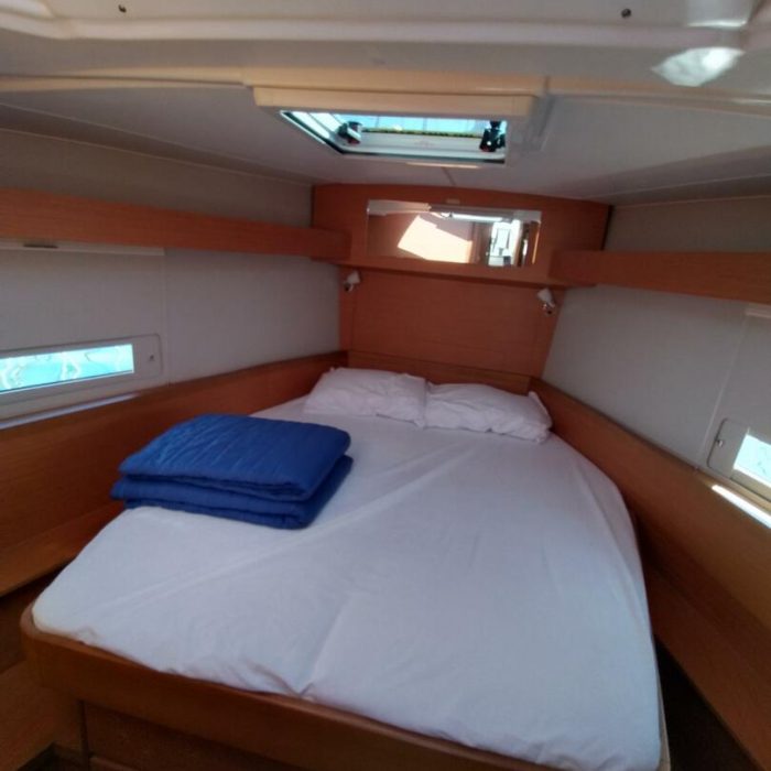 Triumph | Dufour 430 photo 25