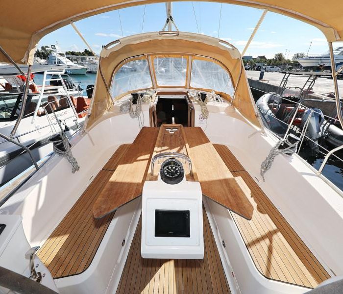 Lupe | Bavaria Cruiser 37 photo 9