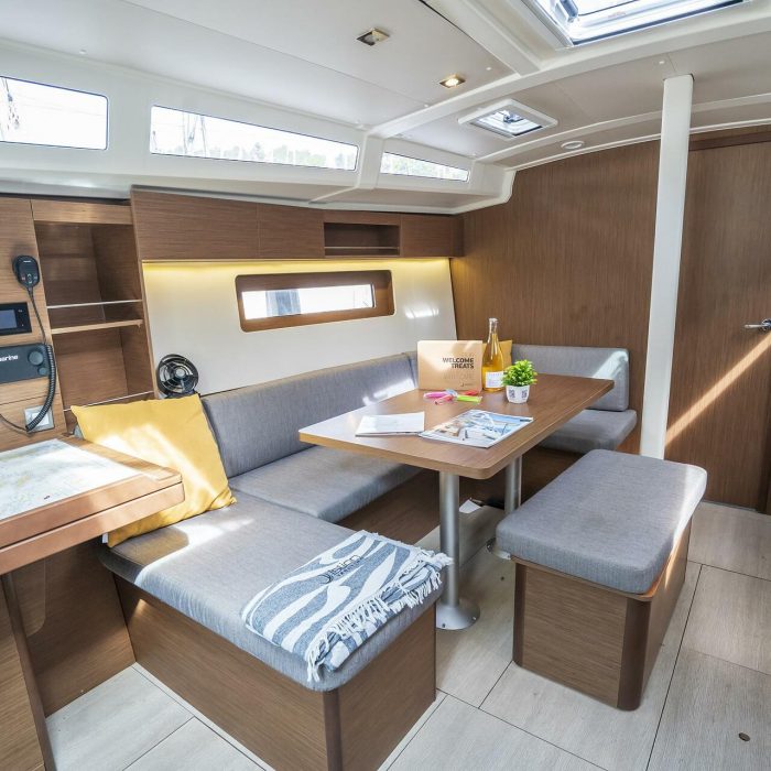 First Dream | Oceanis 37.1 photo 11