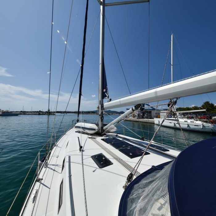 Controvento | Bavaria Cruiser 45 photo 17