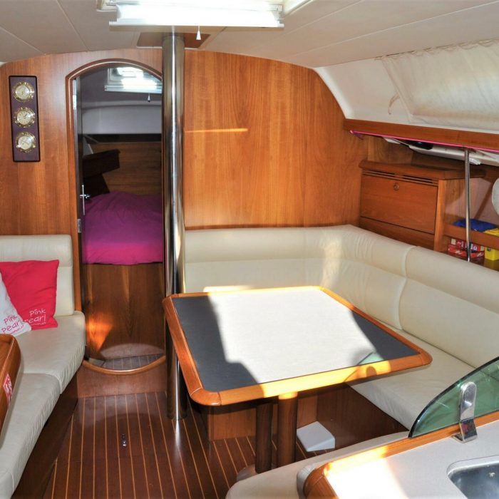 Pink Pearl | Sun Odyssey 37 photo 4