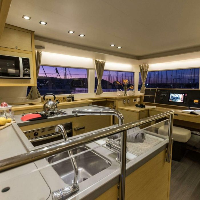Opera Prima | Lagoon 450 photo 11