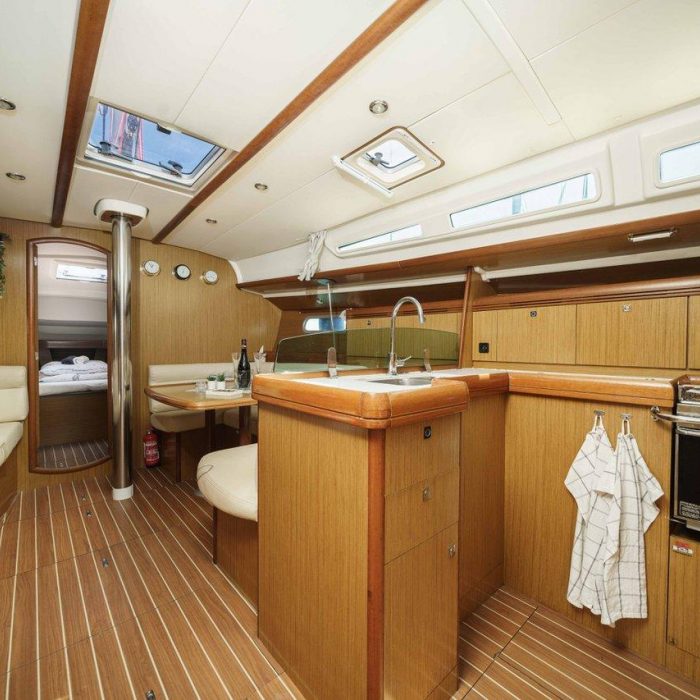 Ema | Sun Odyssey 42i photo 27