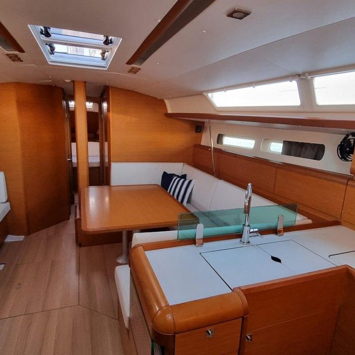 Blue Moon | Sun Odyssey 449 photo 9