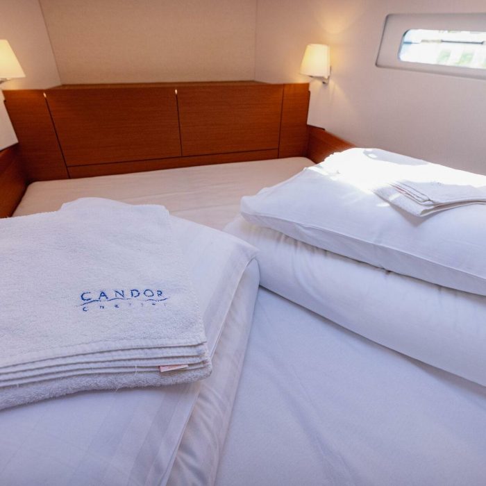 Purr | Sun Odyssey 410 photo 33