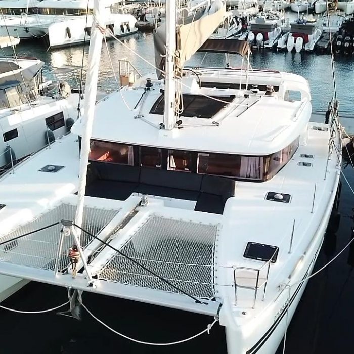 Diva | Lagoon 450 Fly photo 30