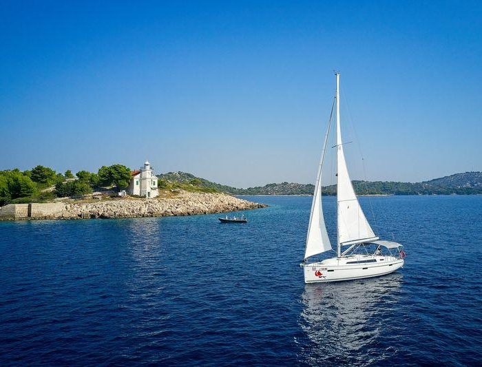 MH 57 | Bavaria Cruiser 41 photo 5