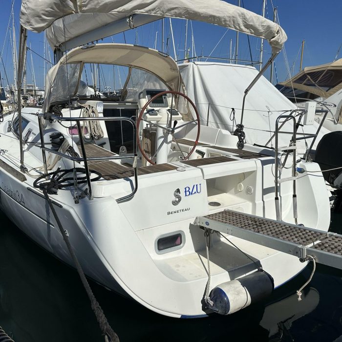 Blu | Oceanis 34 photo 3