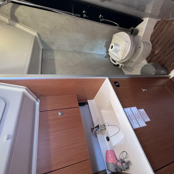 Sail Scorpius | Bavaria C42 photo 8