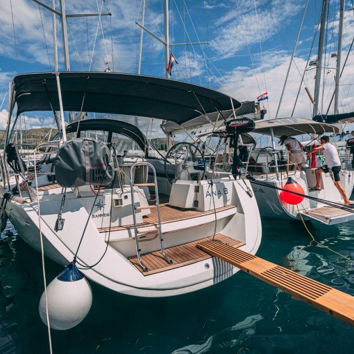 Ana B | Sun Odyssey 49i photo 1