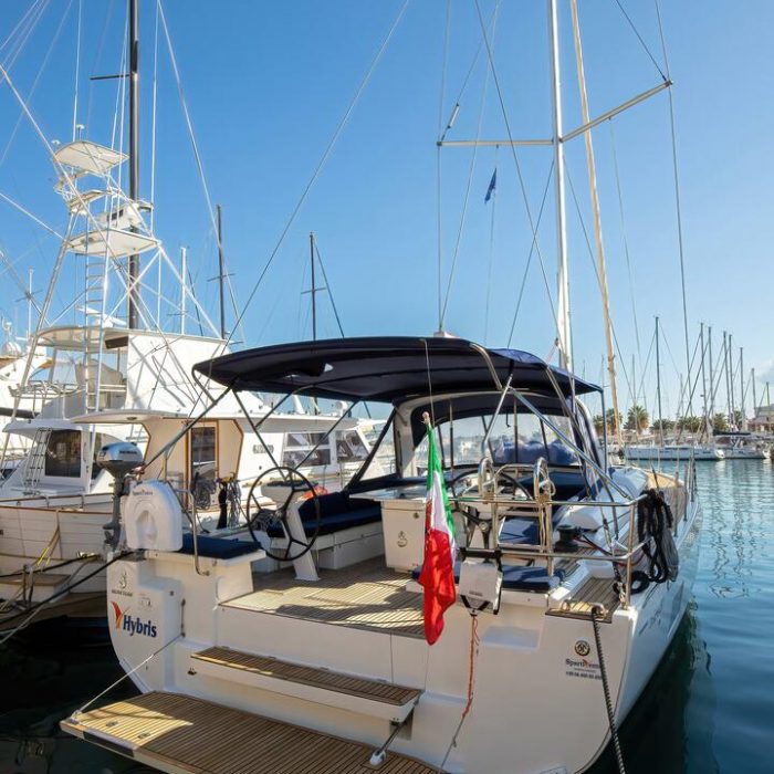 Hybris - Standard Line | Oceanis 51.1 photo 1