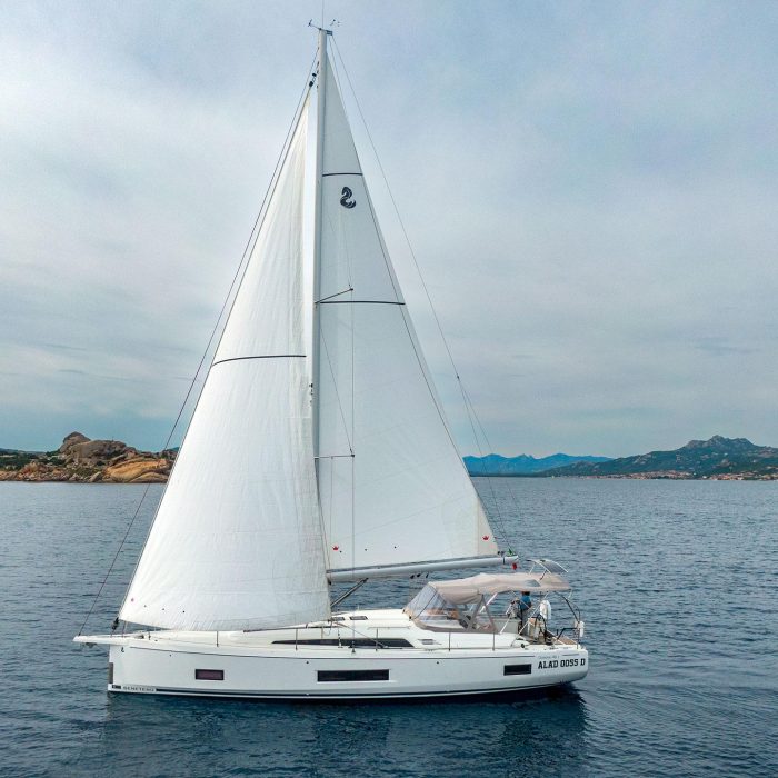 Circe - Water maker, Solar Panel | Oceanis 46.1 photo 8