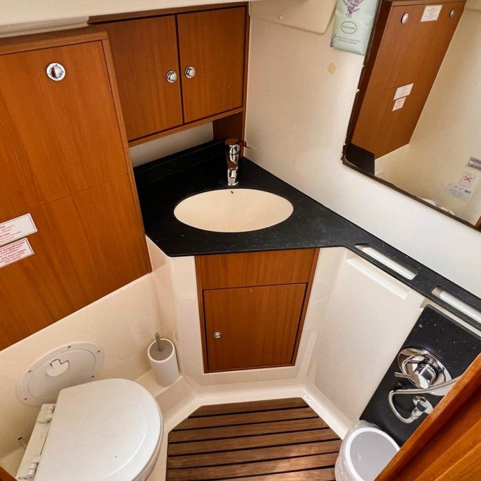 Aquaholic | Bavaria 45 photo 9